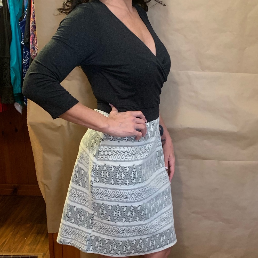 Gilli long sleeve graphic design dress.